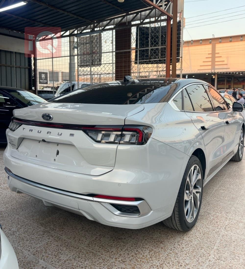 Ford Taurus